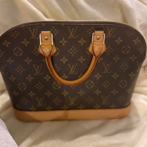 Louis Vuitton alma pm